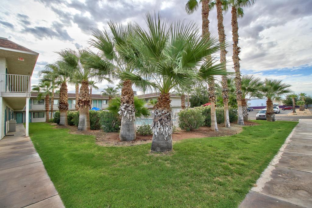 Budgetel Inn & Suites Yuma Exterior foto