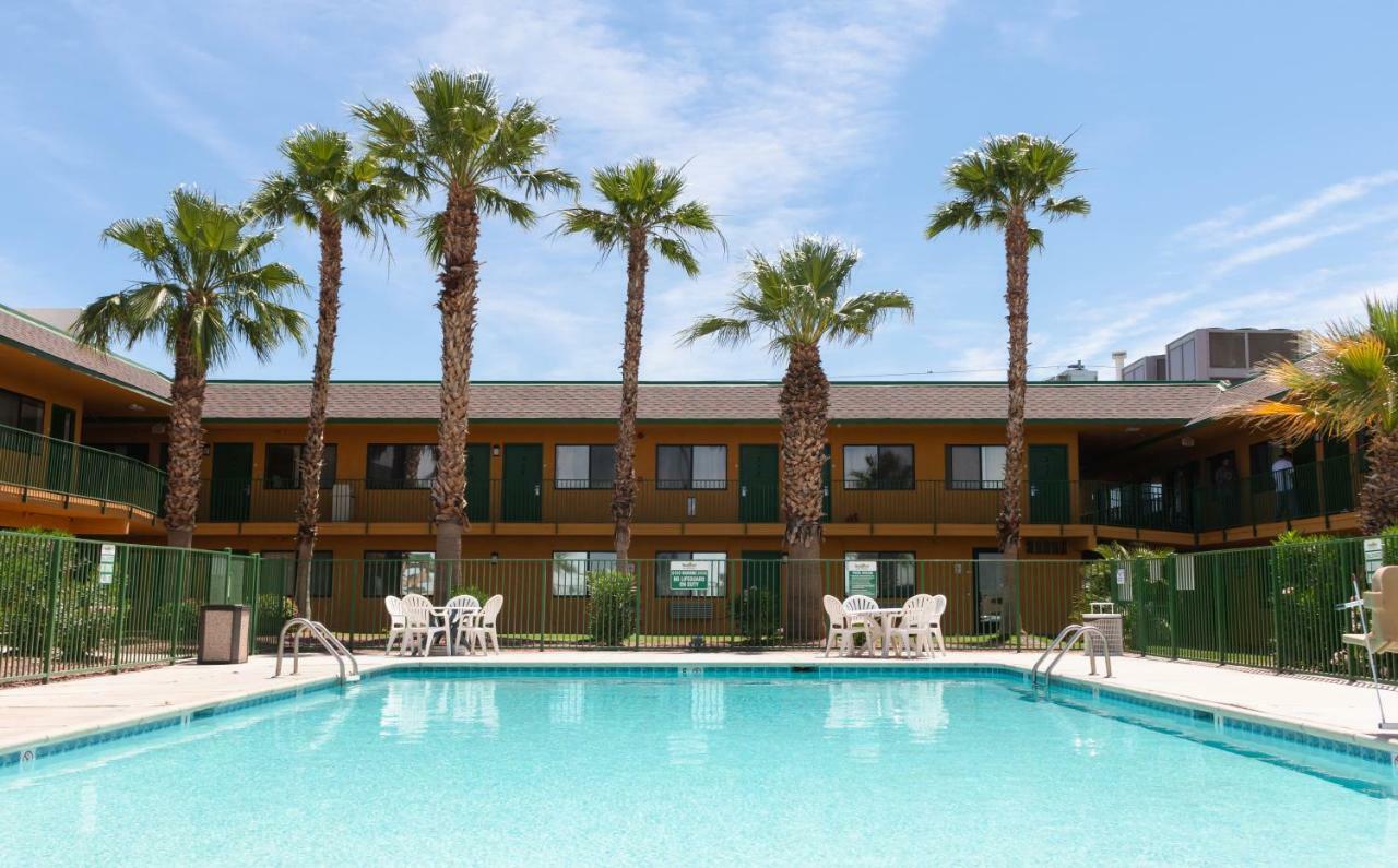 Budgetel Inn & Suites Yuma Exterior foto